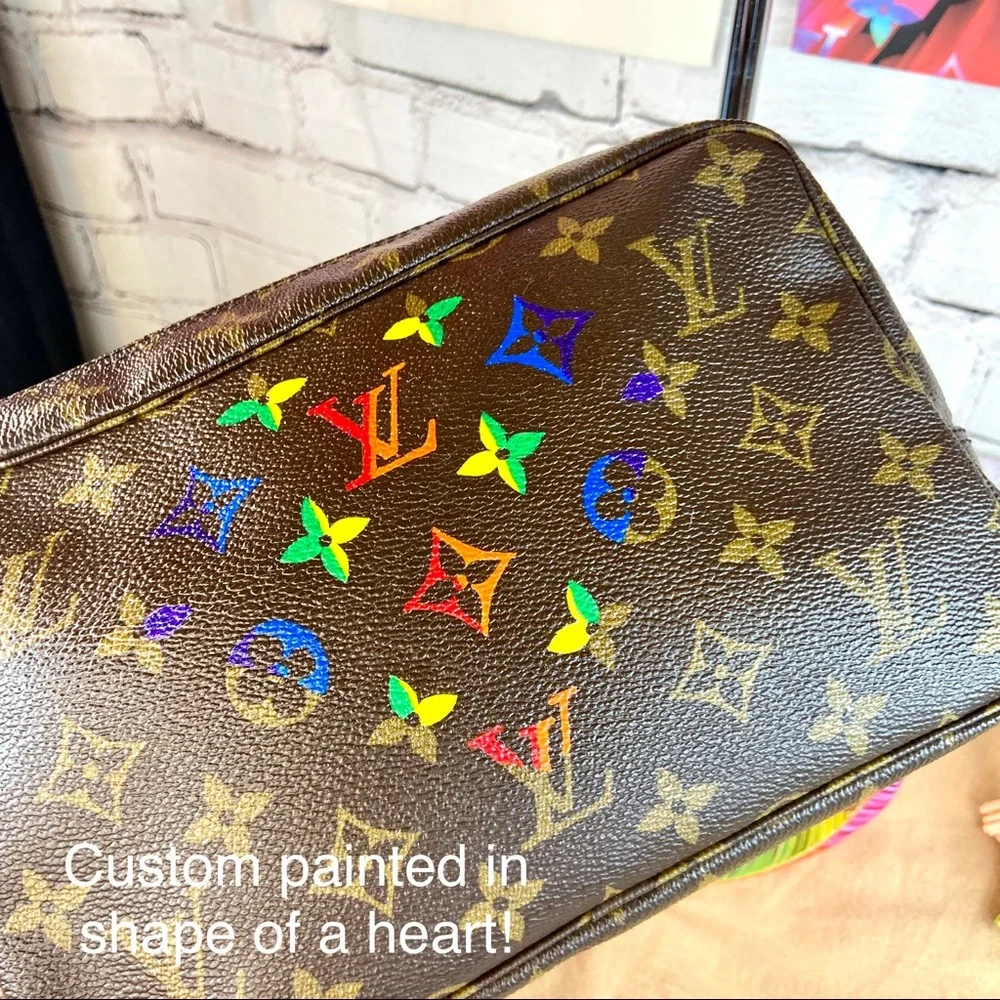 Louis Vuitton Trousse 23 Crossbody bag Custom Painted in rainbow with charms - Picture 6 of 16